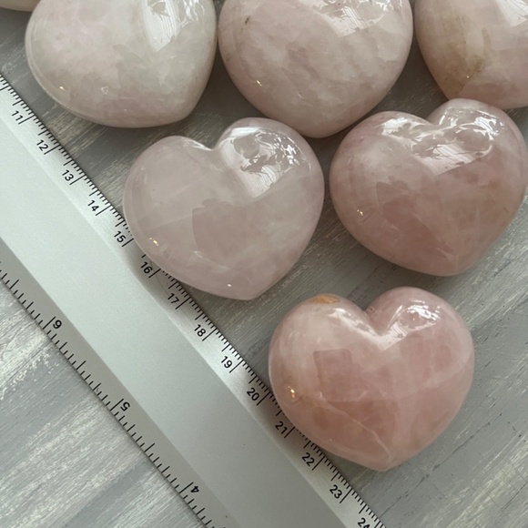 Rose quartz puff heart medium (one) - Picture 4 of 6